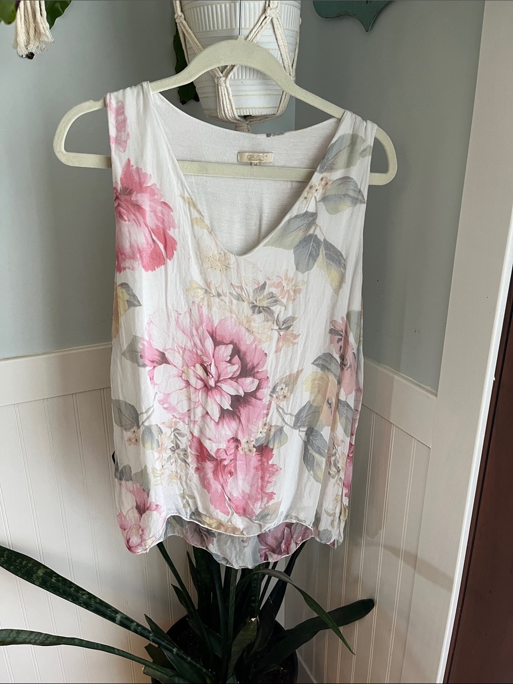 Sleeveless Floral V-Neck Tank Top - Pink/White